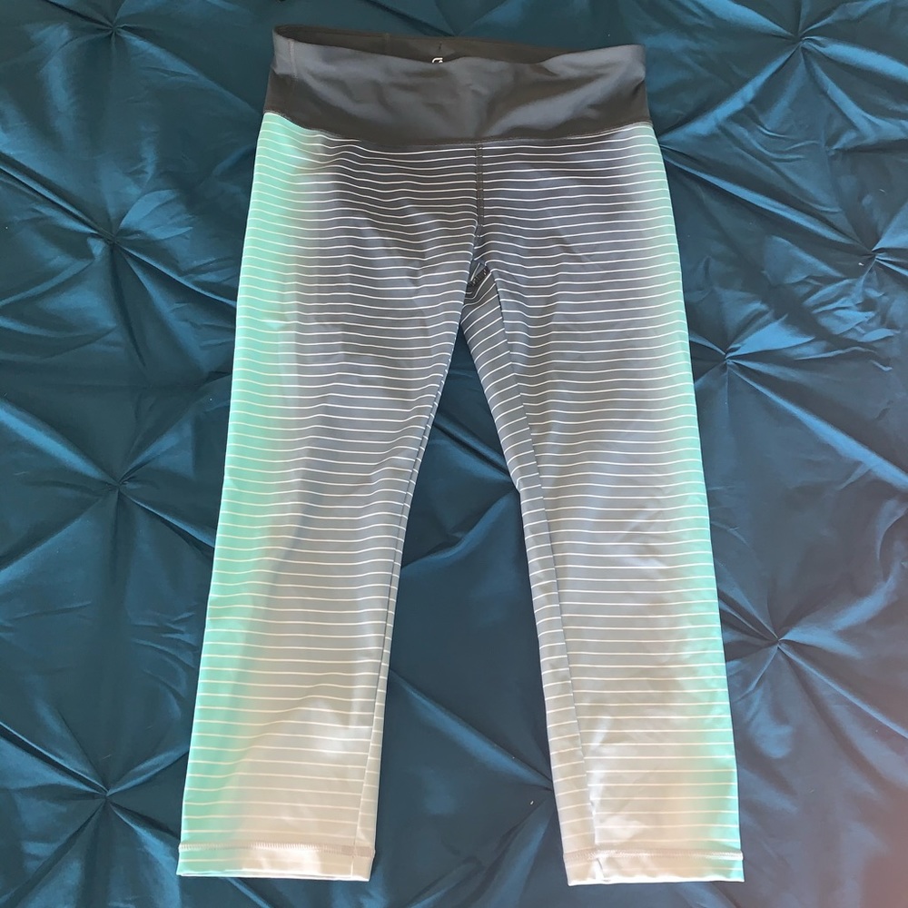 Small Gapfit Grey/Aqua Ombré stripe Capris